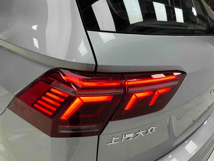 Фото 20 - Volkswagen Tiguan L Pro