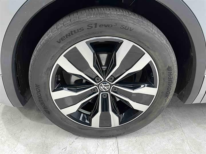 Фото 21 - Volkswagen Tiguan L Pro