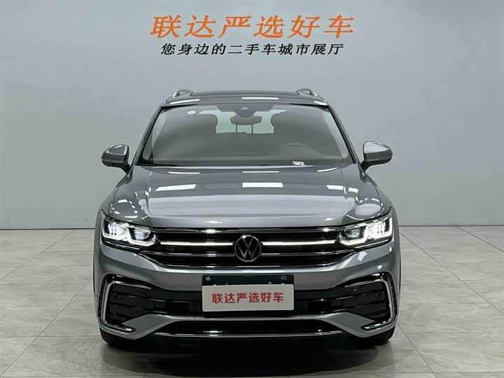 Фото 23 - Volkswagen Tiguan L Pro