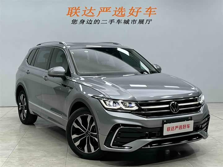 Фото 24 - Volkswagen Tiguan L Pro