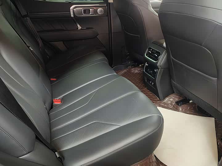 Фото 14 - Tank 400 Hybrid