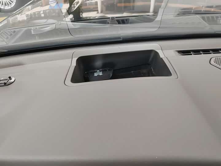 Фото 8 - Tank 400 Hybrid