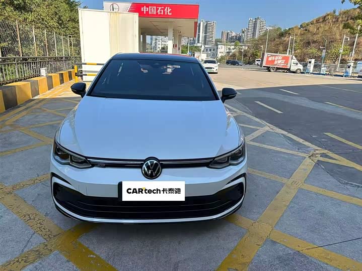 Фото 2 - Volkswagen Golf