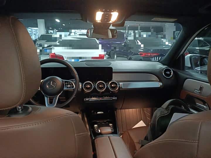 Фото 10 - Mercedes-Benz GLB-Class