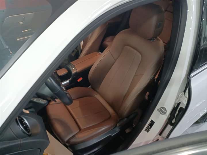 Фото 15 - Mercedes-Benz GLB-Class