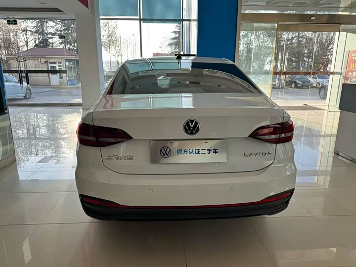 Фото 11 - Volkswagen Lavida