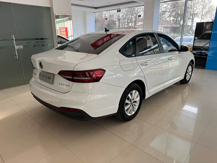 Фото 3 - Volkswagen Lavida