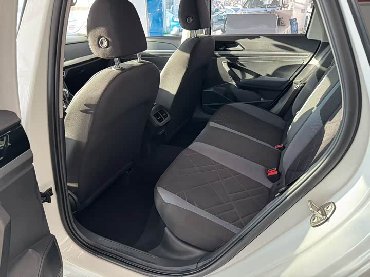 Фото 8 - Volkswagen Lavida