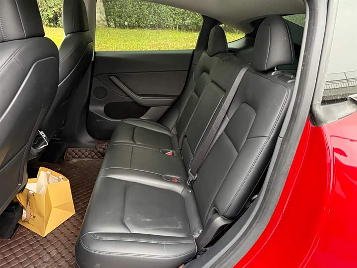 Фото 10 - Tesla Model Y