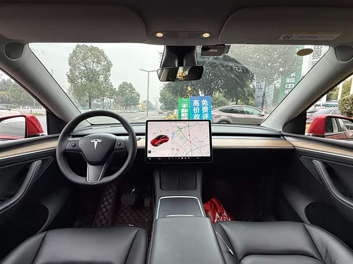 Фото 11 - Tesla Model Y