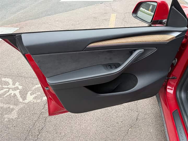 Фото 6 - Tesla Model Y