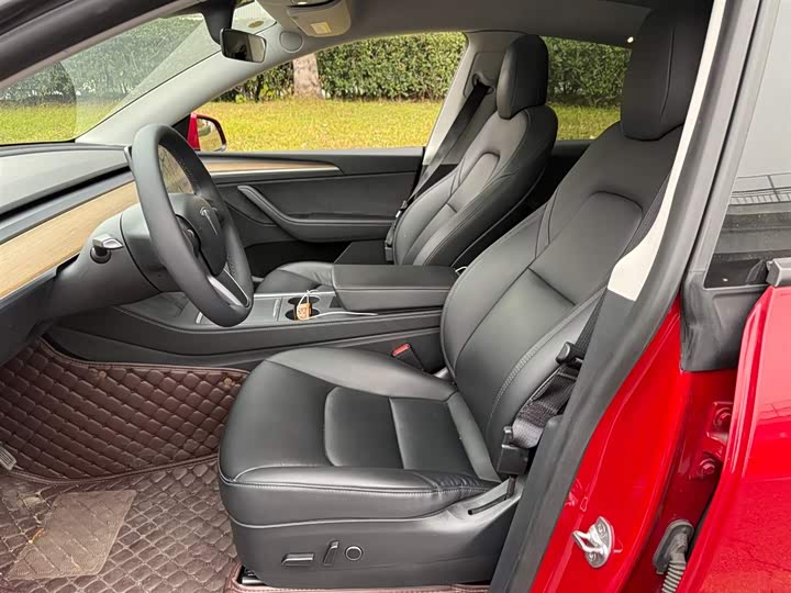 Фото 8 - Tesla Model Y