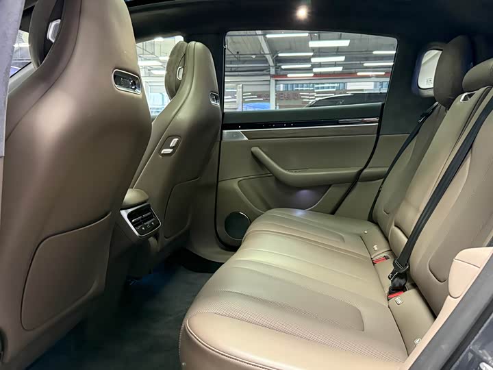 Фото 11 - Luxeed R7