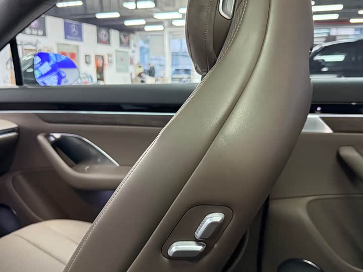 Фото 20 - Luxeed R7