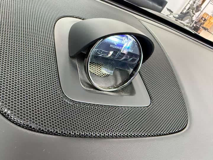 Фото 38 - Luxeed R7