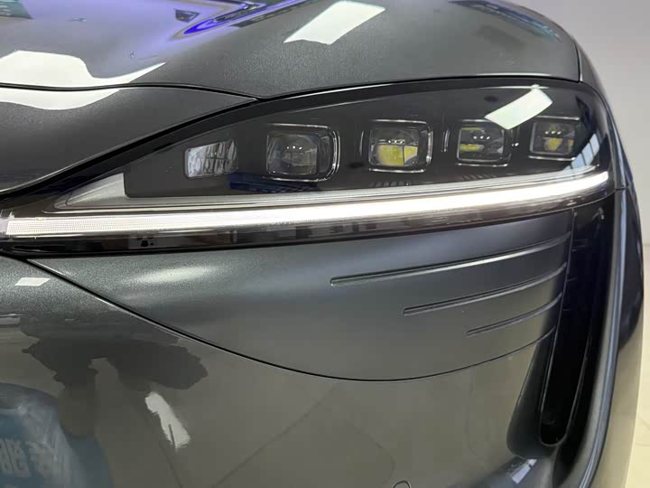 Фото 6 - Luxeed R7