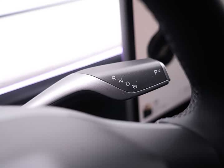 Фото 23 - Tesla Model Y