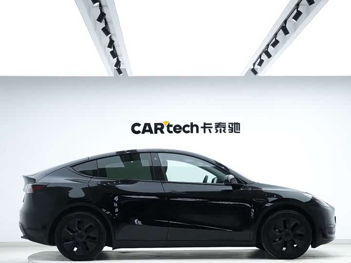 Фото 6 - Tesla Model Y