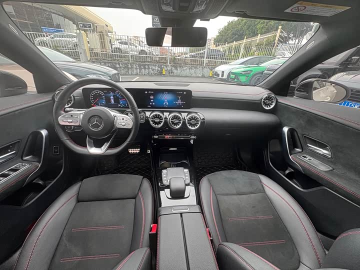 Фото 11 - Mercedes-Benz CLA-Class