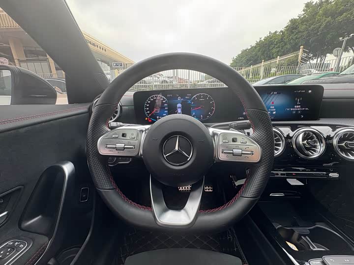 Фото 12 - Mercedes-Benz CLA-Class