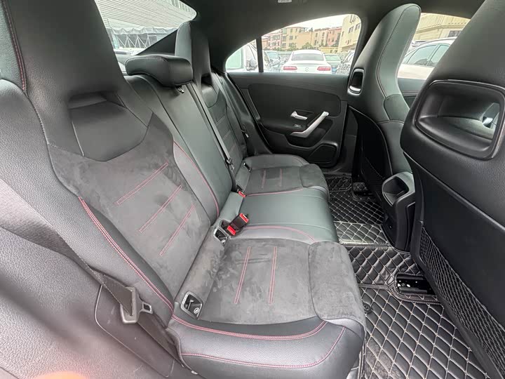 Фото 17 - Mercedes-Benz CLA-Class