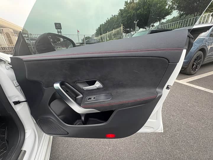 Фото 21 - Mercedes-Benz CLA-Class