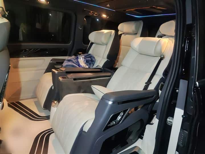 Фото 15 - Mercedes-Benz Vito