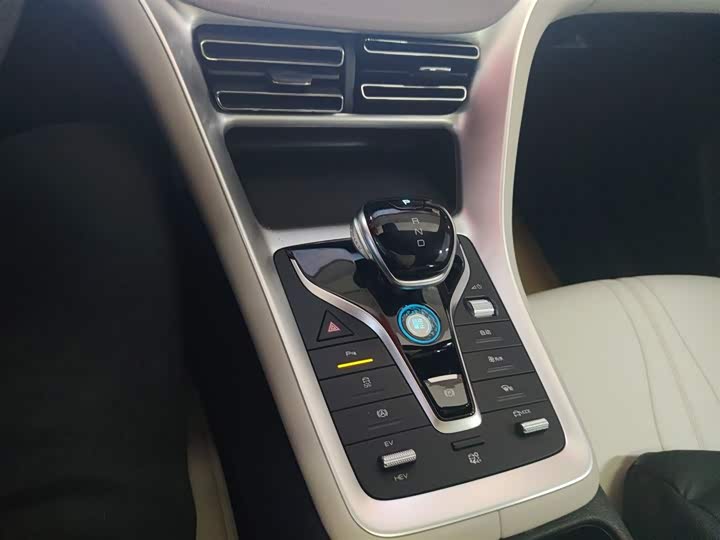 Фото 14 - BYD Song Pro Hybrid