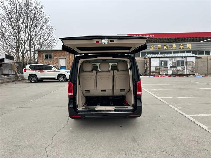 Фото 8 - Mercedes-Benz V-Class