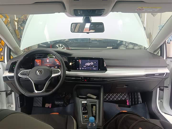 Фото 10 - Volkswagen Golf