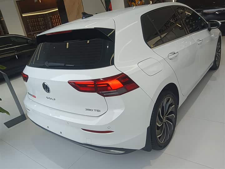 Фото 6 - Volkswagen Golf