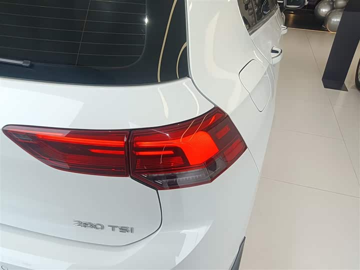 Фото 8 - Volkswagen Golf