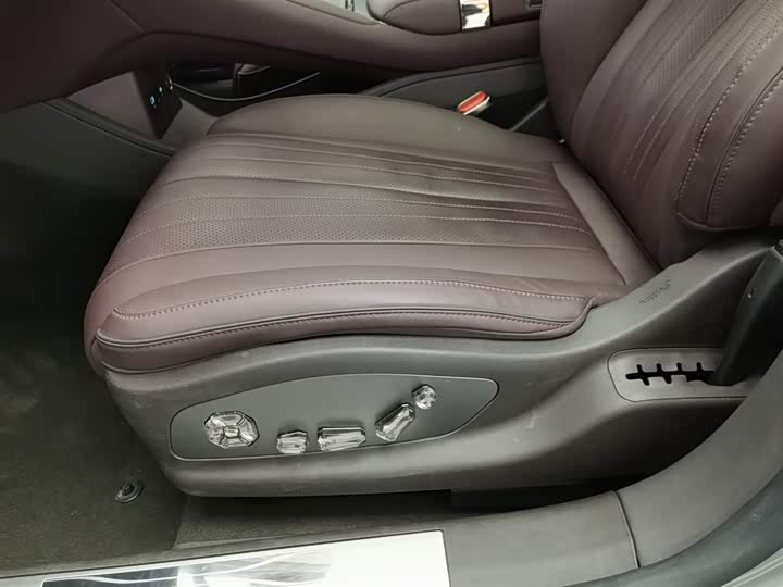 Фото 20 - Denza Z9GT