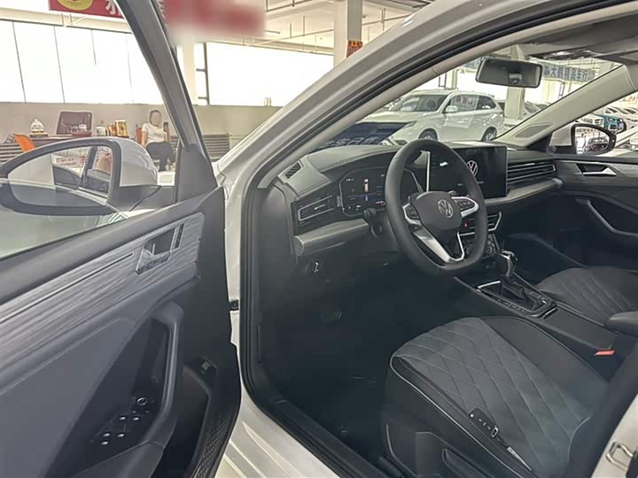 Фото 3 - Volkswagen Sagitar L