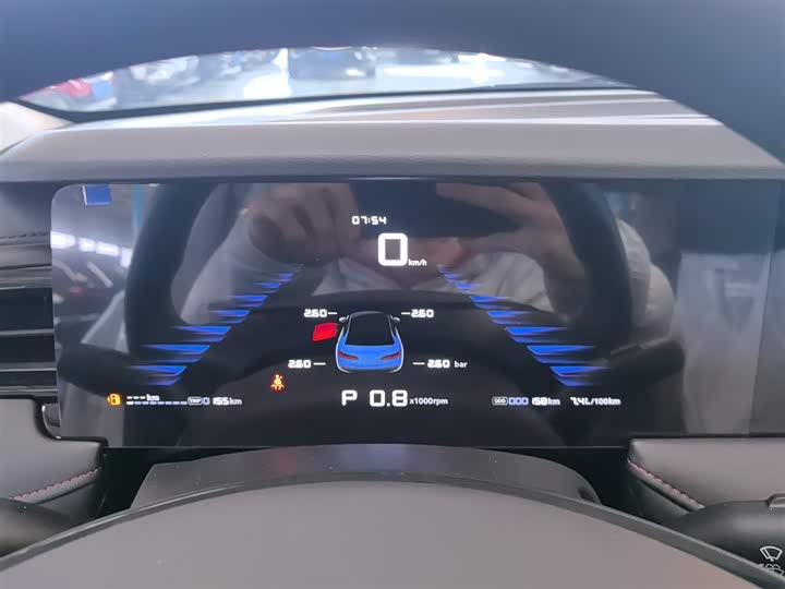 Фото 12 - Roewe i5