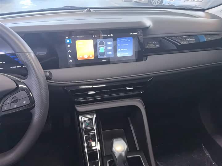 Фото 13 - Roewe i5