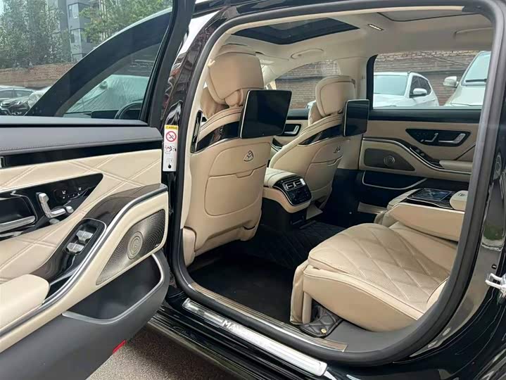 Фото 8 - Mercedes-Benz Maybach S-Class