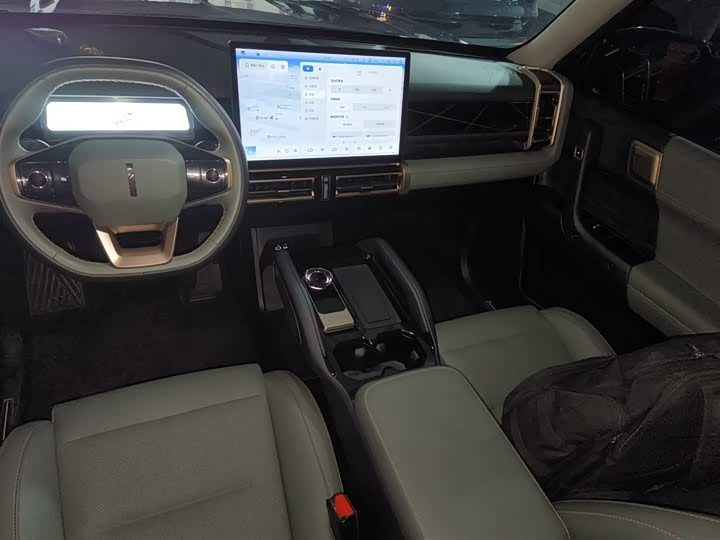 Фото 6 - Chery iCar 03