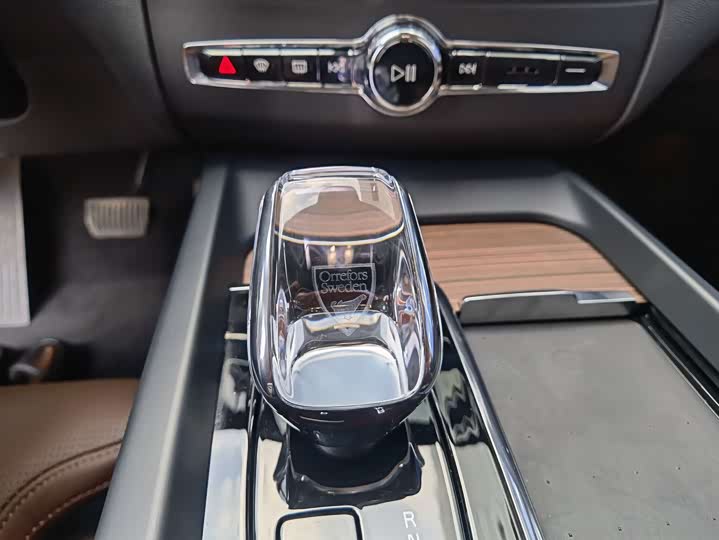 Фото 13 - Volvo XC60 Hybrid