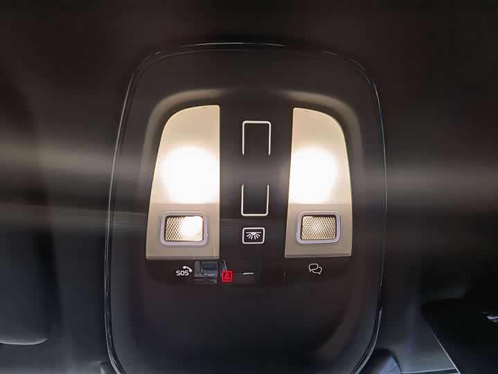 Фото 16 - Volvo XC60 Hybrid