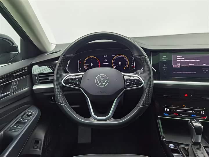 Фото 11 - Volkswagen Passat