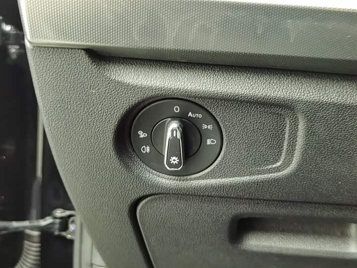 Фото 21 - Volkswagen Passat