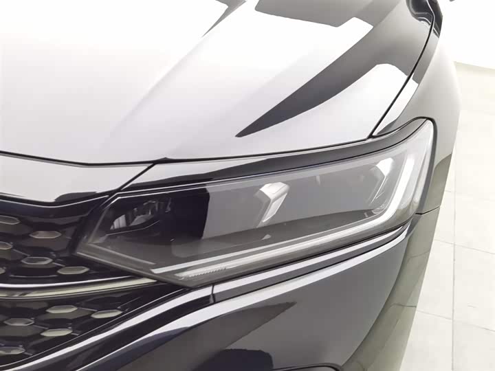 Фото 7 - Volkswagen Passat