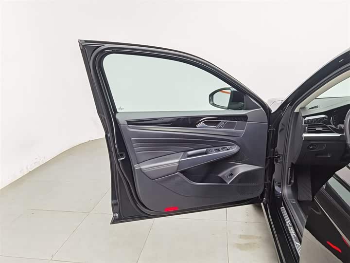 Фото 8 - Volkswagen Passat