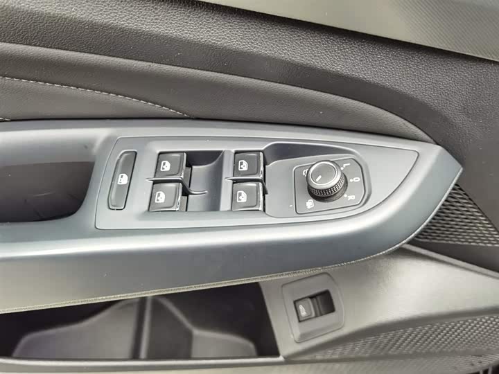 Фото 9 - Volkswagen Passat