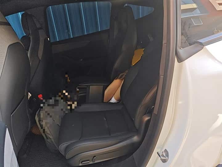 Фото 15 - Tesla Model Y