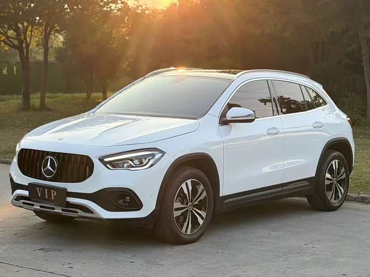 Фото 1 - Mercedes-Benz GLA-Class