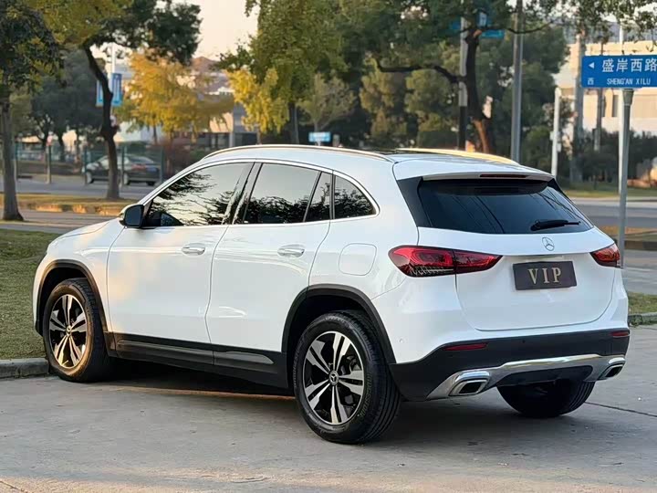 Фото 9 - Mercedes-Benz GLA-Class