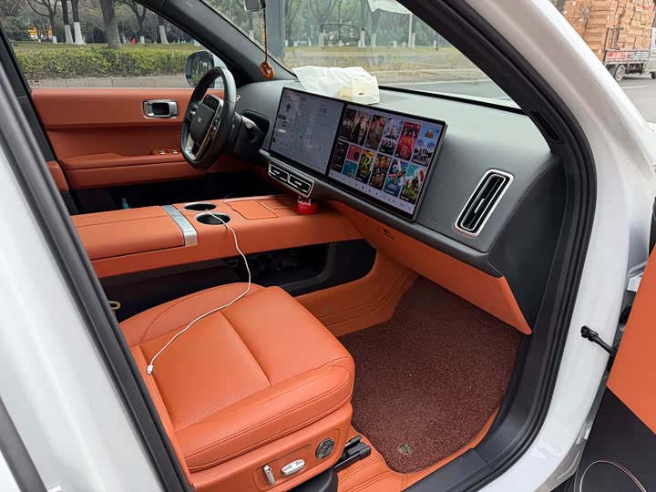 Фото 13 - LiXiang L6