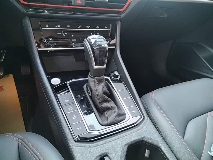 Фото 14 - Volkswagen Lavida